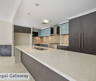 29 Aubin Grove Link, AUBIN GROVE WA 6164 - Photo 3