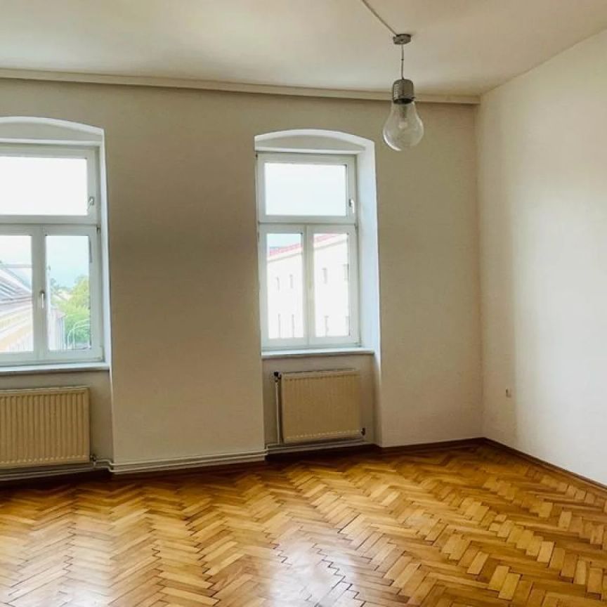 Freundliche, helle 3-Zimmerwohnung zwischen Zentrum und Bahnhof Hollabrunn gelegen! - Photo 1
