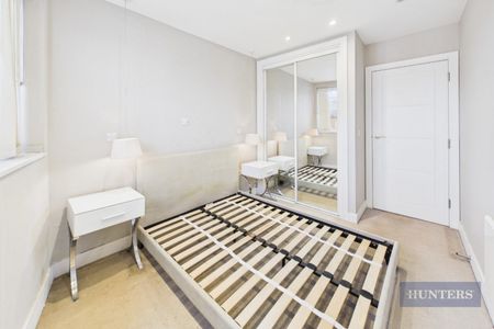 1 bedroom Flat To Let - Photo 2