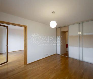 Světlý a prostorný byt 2+kk, 81 m - Photo 2