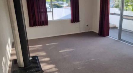 Sunny deck near Sunnyvale station - Photo 2