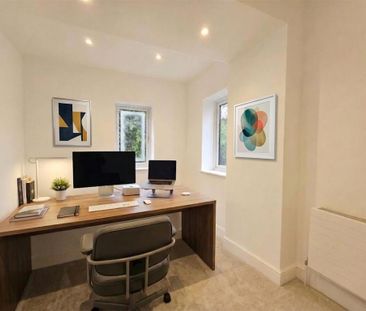 4 bedroom detached house to rent - Photo 2