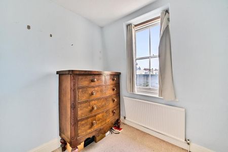 3 bedroom flat to rent - Photo 2