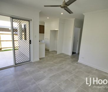 Modern Duplex - Electricity Included! - Photo 4