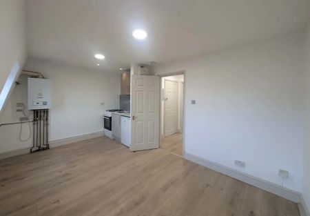 1 Bed Flat, Camden Road, NW1 - Photo 5