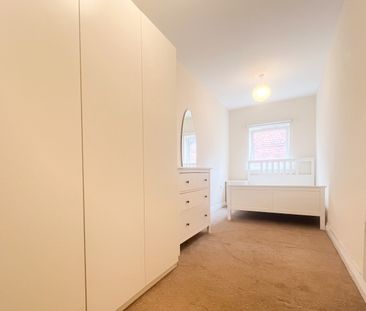 Hunters Lodge, Cardiff Bay - Photo 6