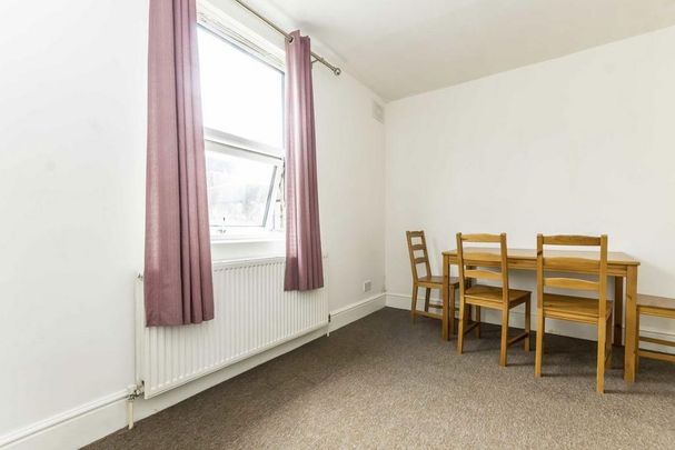 3 bedroom flat to rent - Photo 1