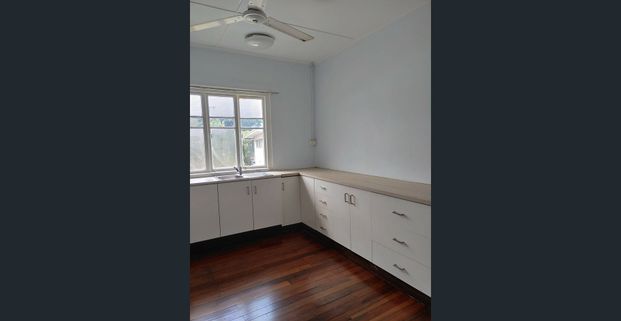 HISTORIC 2 BEDROOM UNIT - Photo 1