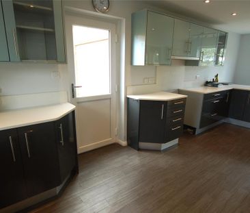 4 bedroom detached house to rent - Photo 6