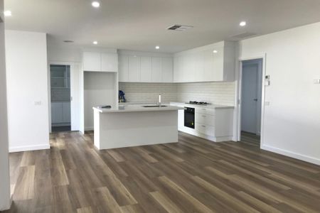 8 ROSELLA PLACE - Photo 4