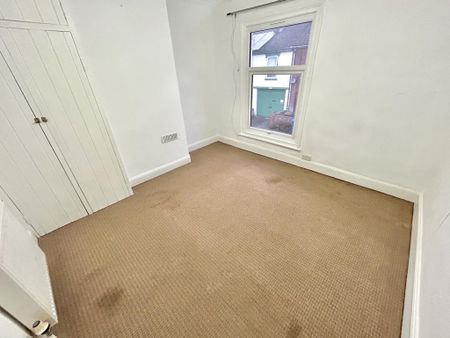2 bedroom terraced house to rent - Photo 4