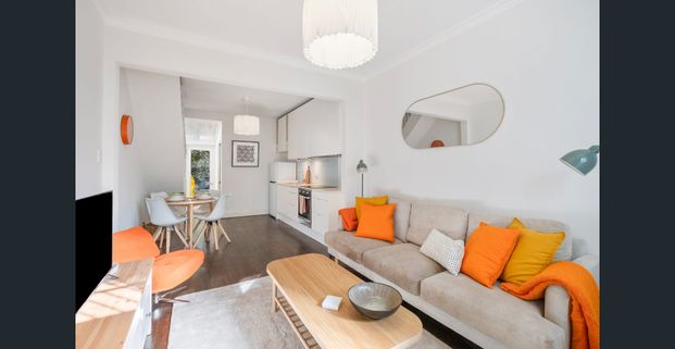 Charming Fully Furnished Terrace in Prime Paddington Location - Photo 1