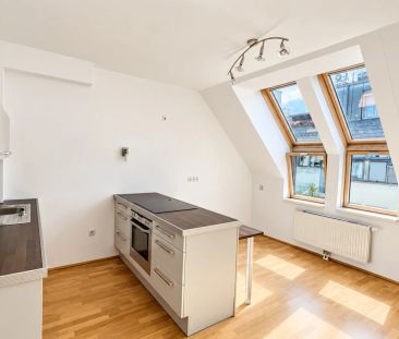 Oben wohnen. Mittendrin leben. – Dachgeschosscharme im Herzen von P... - Photo 2
