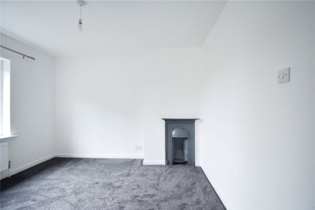 Well presented 3 bedroom semi-detached house to rent in Cambridge offering excellent access to the City centre, Science Park, A14 & M11. GCH. Local amenities close by. Driveway parking for 2/3 cars. Unfurnished. - Photo 2