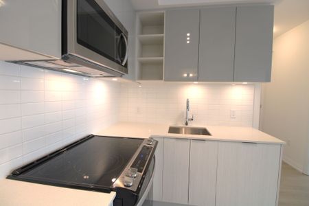 For Lease - 50 Dunfield Avenue Unit# 1020, Toronto, Ontario - Photo 4