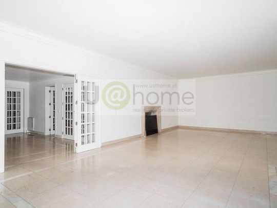 Apartamento T4 - Photo 1