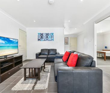 Fully Furnished Inner City Unit - Photo 3