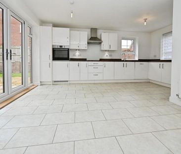 4 bedroom detached house to rent - Photo 1