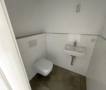 Bremerhaven - Geestemünde // Neuwertige 3-Zimmer Wohnung mit Einbauküche - Photo 3