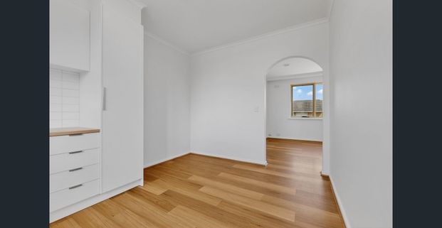 Fully Renovated Unit in the Heart of Dandenong - Photo 1