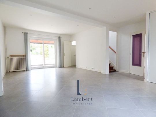 Location Maison 6 pièces 110m² - Photo 1