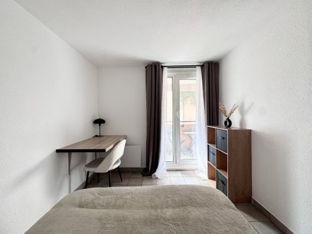 NIMES / FEUCHERE - T1 BIS MEUBLÉ RENEOVÉ AVEC BALCON ET PARKING - Photo 5