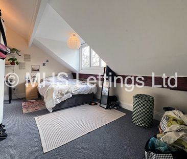 7 Bedroom Mid Terraced House for rent in Regent Park Terrace - Photo 4