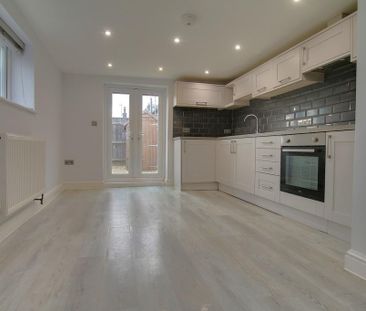 3 bedroom semi-detached house to rent - Photo 5