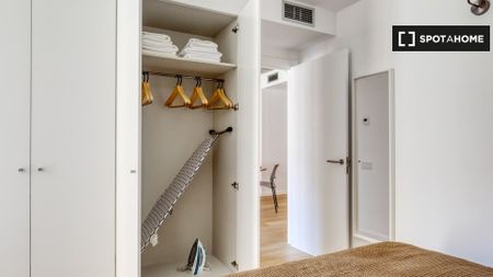 barcelona, Catalonia 08013 - Photo 4