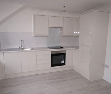 3 bedroom flat to rent - Photo 2