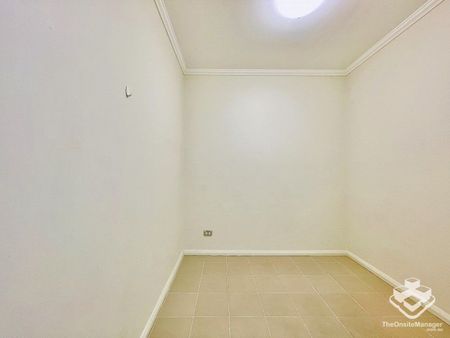 One Bedroom Plus Study Apartment - Photo 3