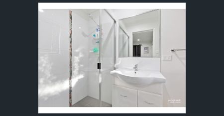 THE SPACIOUS FAMILY HOME YOU'VE BEEN WAITING FOR! - Photo 2