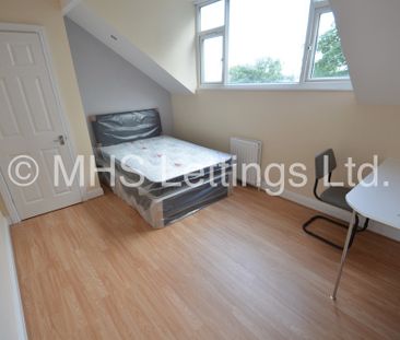 7 Bedroom Mid Terraced House for rent in High Cliffe - Photo 3