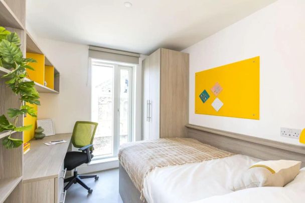 Classic 5/6 Bed Ensuite - Photo 1