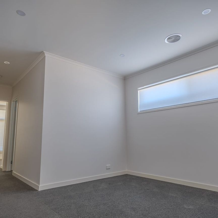 Beautiful 3 Bedroom House in Alfredton!! - Photo 1