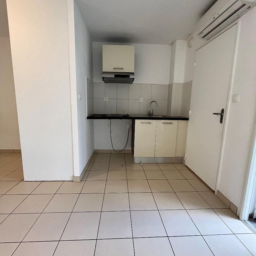 Location Appartement 1 pièce 20m² STE CLOTILDE 97490 - Photo 1