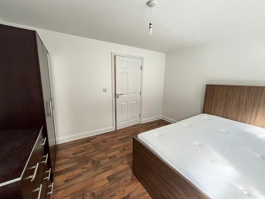 4 bedroom townhouse to rent - Photo 1