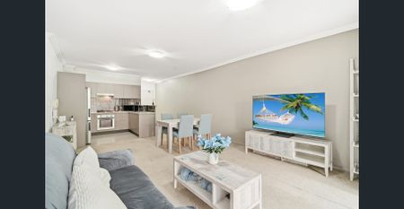 Comfortable ground floor living in a quiet street setting - Photo 3