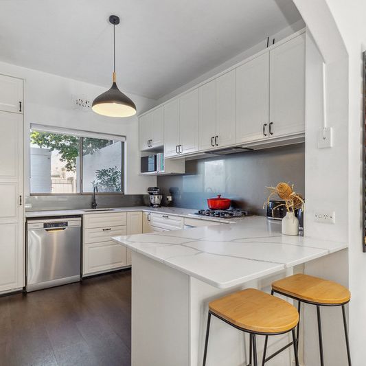 Charming Home in the Heart of Subiaco! - Photo 1