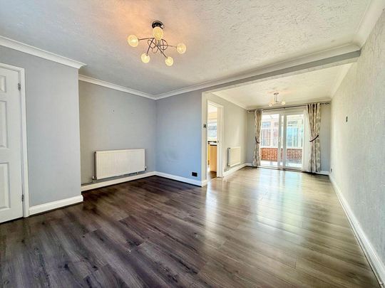 2 bedroom end of terrace house to rent - Photo 1