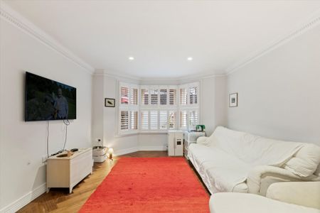 A beautifully refurbished period home to let - Photo 4