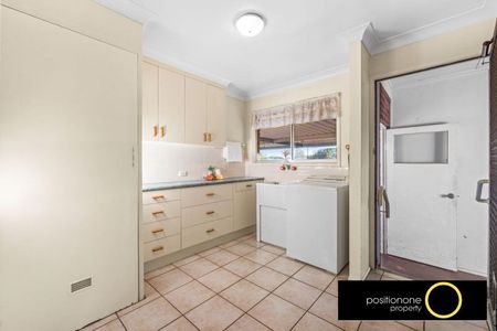 Move in before Christmas! Ideal location! - Photo 4