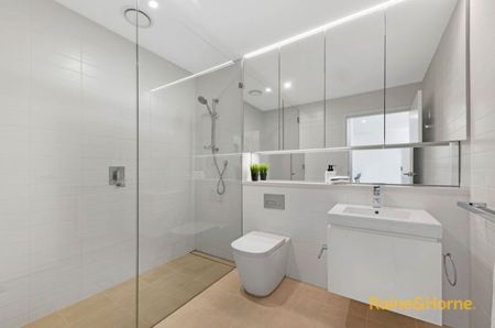 Prestigious Location Luxury Villa-like Garden Apartment - Photo 5