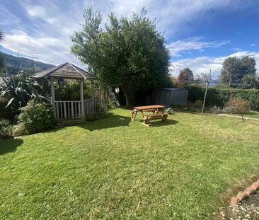 Bright 2-Bedroom Home in Wakari - Photo 2