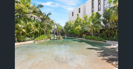 Resort style living in the heart of Zetland - Photo 2