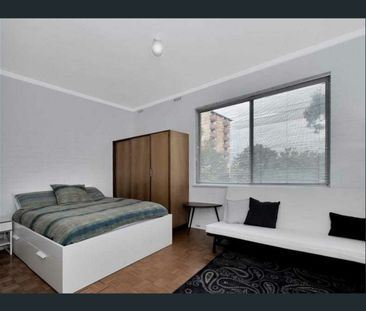 Modern apartment in fantastic location. - Photo 4