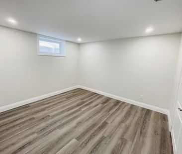 For Lease - 3260 Oakglade Crescent Unit# basement, Mississauga, Ont... - Photo 6