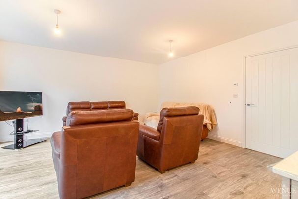 5 bedroom detached house to rent - Photo 1