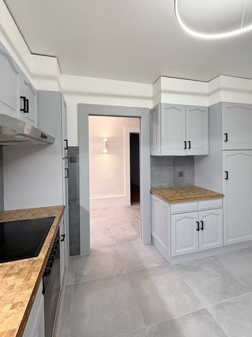 Joli appartement de 4 pièces au 1er étage avec balcon et jardin commun au centre du village de Travers - Photo 2