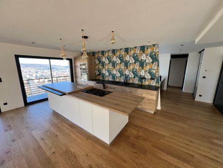 Location Maison 6 pièces 198m² ROYAT 63130 - Photo 3